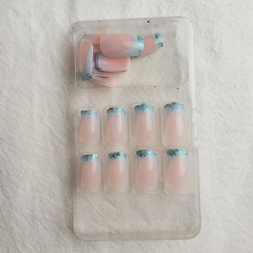 24 Pieces Fake Press On Nails French Design
